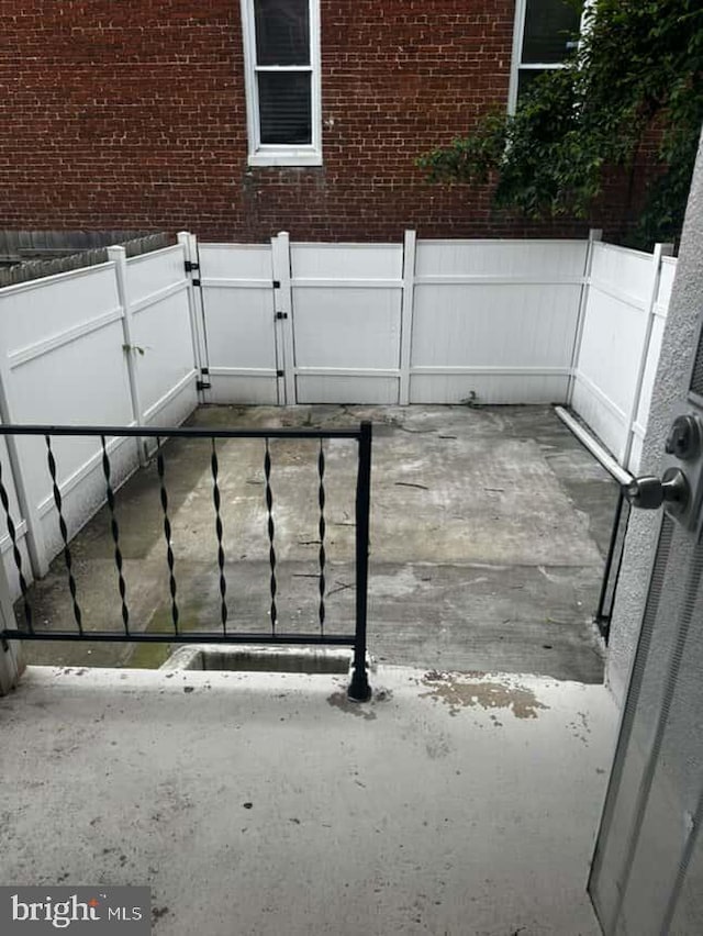 1528 N Ellamont St, Baltimore, MD 21216 - exterior space