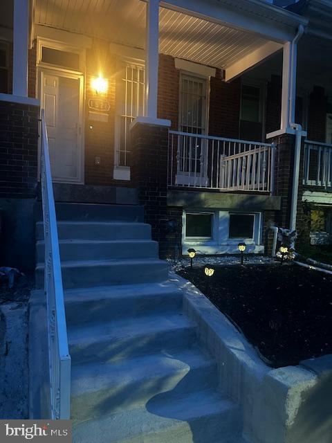 1528 N Ellamont St, Baltimore, MD 21216 - view of stairway