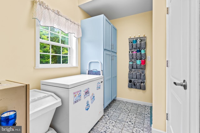 315 Robinhood Rd, Havre De Grace, MD 21078 - laundry area featuring baseboards and light flooring