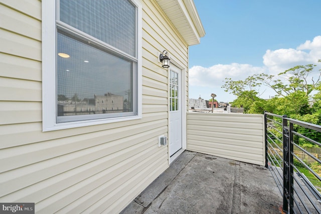 518 N Patterson Park Ave, Baltimore, MD 21205 - view of balcony