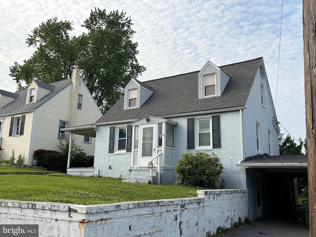 1016 Beechwood Dr, Hagerstown, MD 21742 - cape cod-style house with entry steps, a front lawn, and a shingled roof