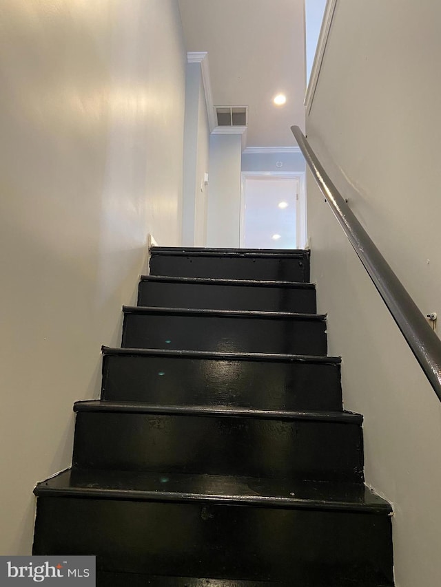 7053 Paschall Ave, Philadelphia, PA 19142 - staircase featuring ornamental molding