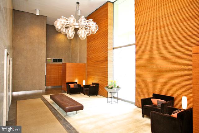 210 Locust St Unit 19Gw, Philadelphia, PA 19106 - common area with a high ceiling