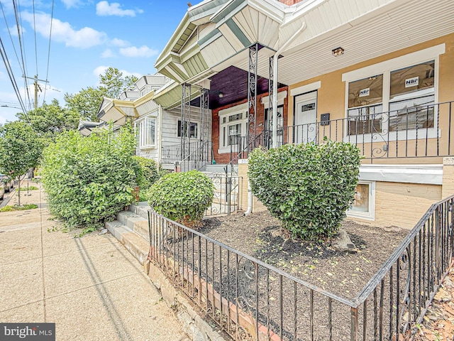 5849 Washington Ave, Philadelphia, PA 19143 - view of front of home with a porch