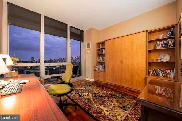 901 N Penn St Unit F2003, Philadelphia, PA 19123 - office area featuring wood finished floors, a city view, and expansive windows