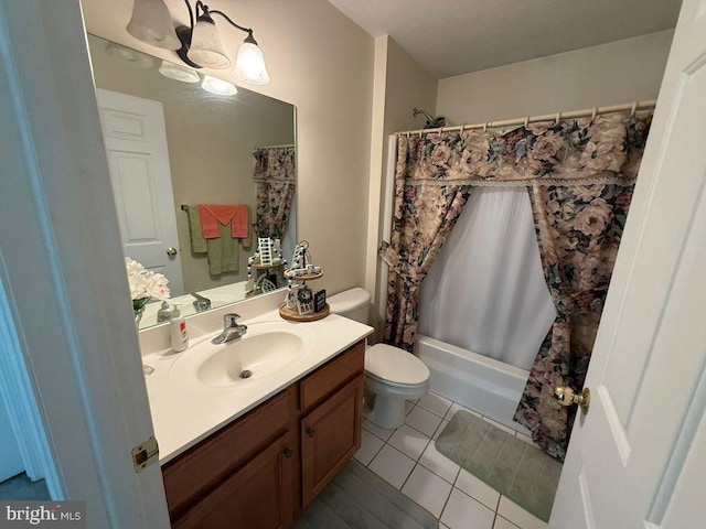 530 Glenhaven Dr, Glenshaw, PA 15116 - full bathroom featuring vanity, toilet, shower / bath combination with curtain, and tile patterned flooring