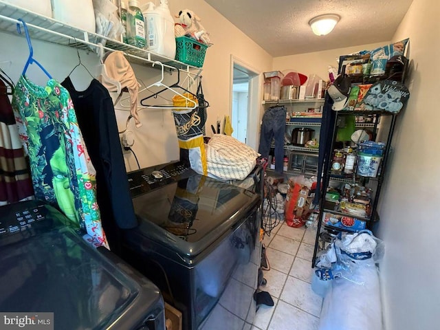 530 Glenhaven Dr, Glenshaw, PA 15116 - laundry room with separate washer and dryer, tile patterned flooring, and a textured ceiling