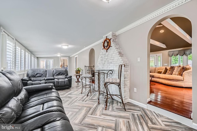 3528 Cohasset Ave, Annapolis, MD 21403 - living room featuring arched walkways and ornamental molding