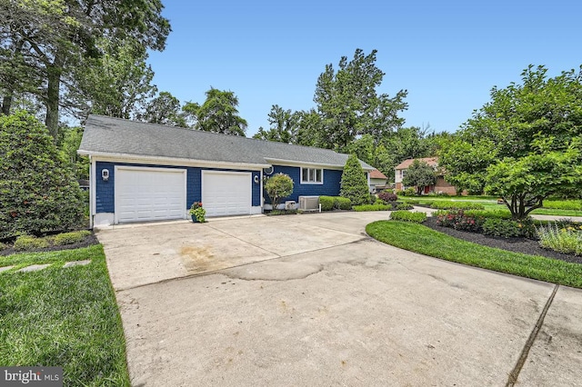 3528 Cohasset Ave, Annapolis, MD 21403 - view of front facade featuring driveway and a garage