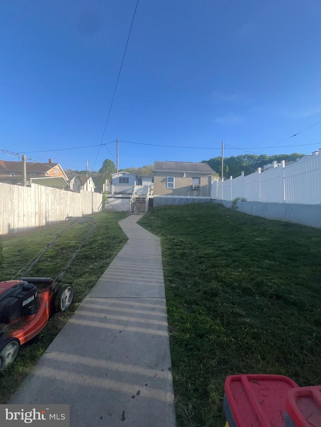 718 W Pine St, Shamokin, PA 17872 - view of yard