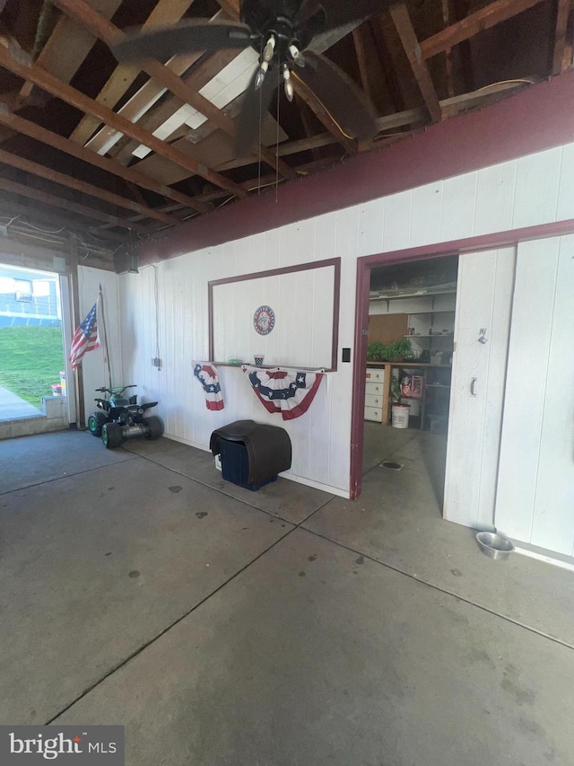 718 W Pine St, Shamokin, PA 17872 - garage with a ceiling fan
