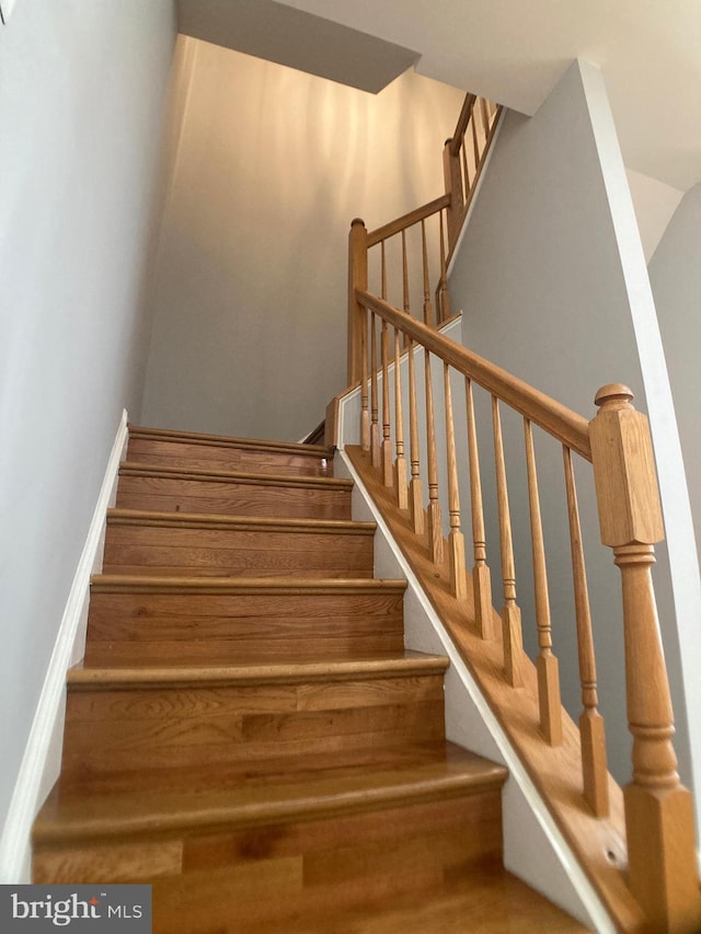 8726 Wadebrook Ter, Springfield, VA 22153 - view of staircase