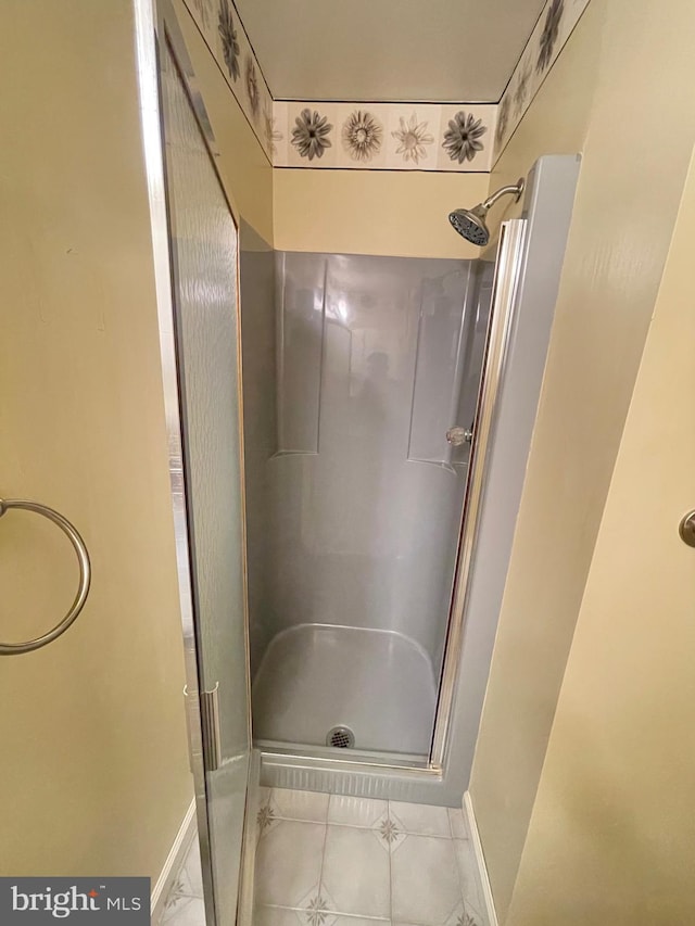 604 Ivystone Ln, Cinnaminson, NJ 08077 - bathroom featuring a stall shower and baseboards
