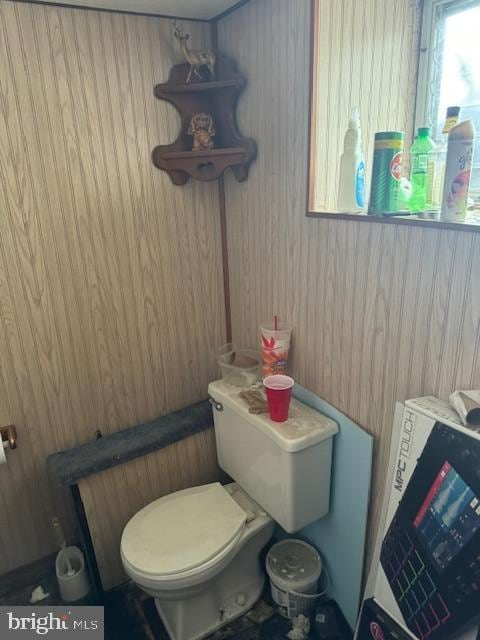 4146 Robbins Ave, Philadelphia, PA 19135 - half bath with toilet