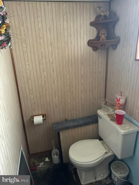 4146 Robbins Ave, Philadelphia, PA 19135 - half bath featuring toilet