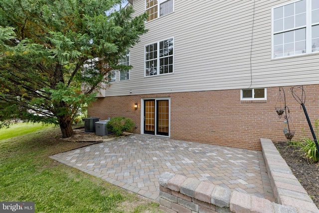5204 Muirfield Dr, Ijamsville, MD 21754 - view of patio featuring cooling unit
