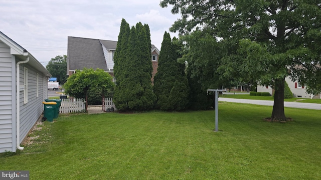 2103 W Trindle Rd, Carlisle, PA 17013 - view of grassy yard