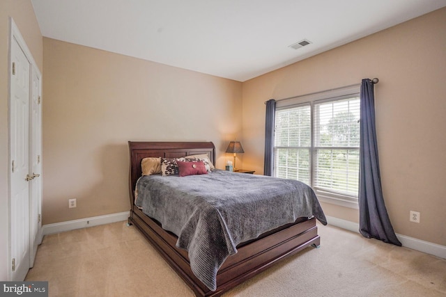 5438 Sherman Oaks Ct, Haymarket, VA 20169 - bedroom with light carpet