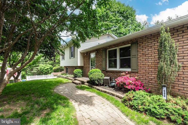680 Geneva Dr, Westminster, MD 21157 - view of yard