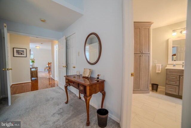 854 Hinchley Run, West Chester, PA 19382 - corridor with baseboards