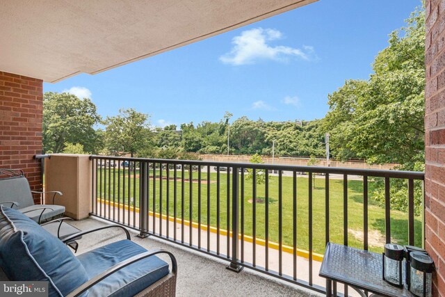 1300 Army Navy Dr S Unit 227, Arlington, VA 22202 - view of balcony