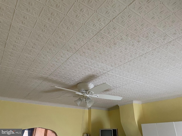 1215 Cleveland St, Baltimore, MD 21230 - detailed view of ceiling fan and crown molding