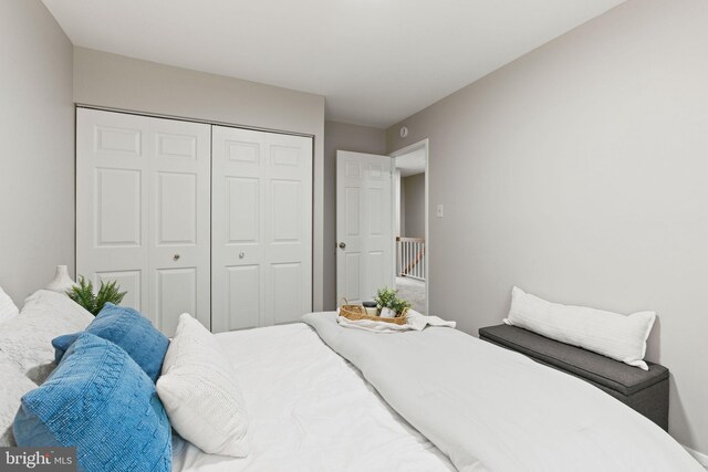 2825 Cambridge Dr, Woodbridge, VA 22192 - bedroom featuring a closet