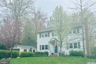 27 Cascade Rd, Arnold, MD 21012 - view of front of house featuring a front yard