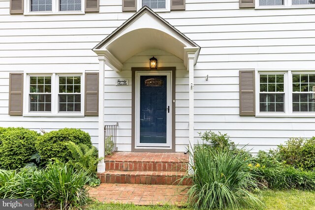 27 Cascade Rd, Arnold, MD 21012 - doorway to property