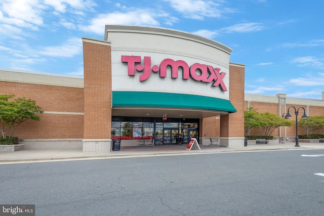 6943 Deer Run Dr, Alexandria, VA 22306 - view of commercial property