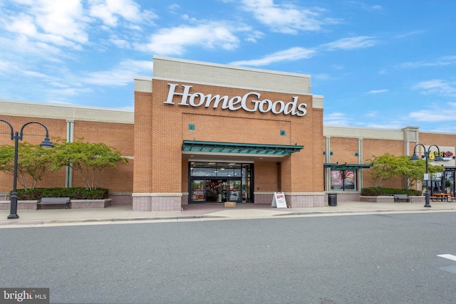 6943 Deer Run Dr, Alexandria, VA 22306 - view of commercial location