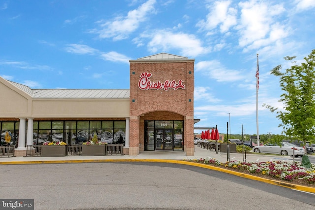 6943 Deer Run Dr, Alexandria, VA 22306 - view of commercial location