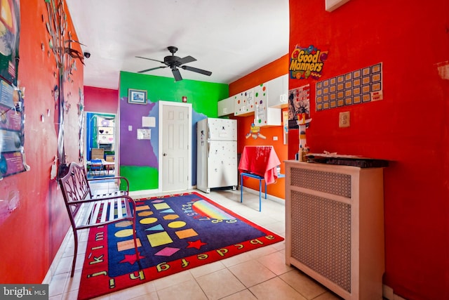 7221 W Passyunk Ave, Philadelphia, PA 19142 - tiled foyer with ceiling fan and baseboards