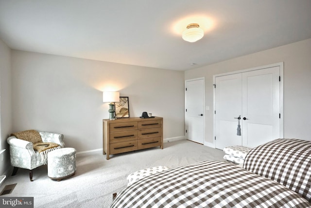 105 Fading Way, York, PA 17406 - bedroom with light colored carpet and a closet