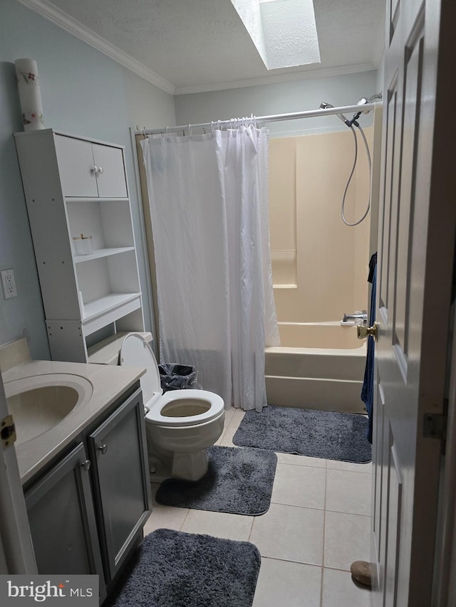 2800 Wakefield St, Colonial Beach, VA 22443 - full bath featuring crown molding, toilet, vanity, a skylight, and shower / bath combination with curtain
