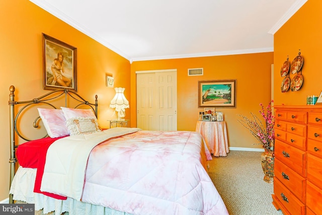1027 Fredrick Blvd, Reading, PA 19605 - carpeted bedroom featuring crown molding, a closet, and baseboards