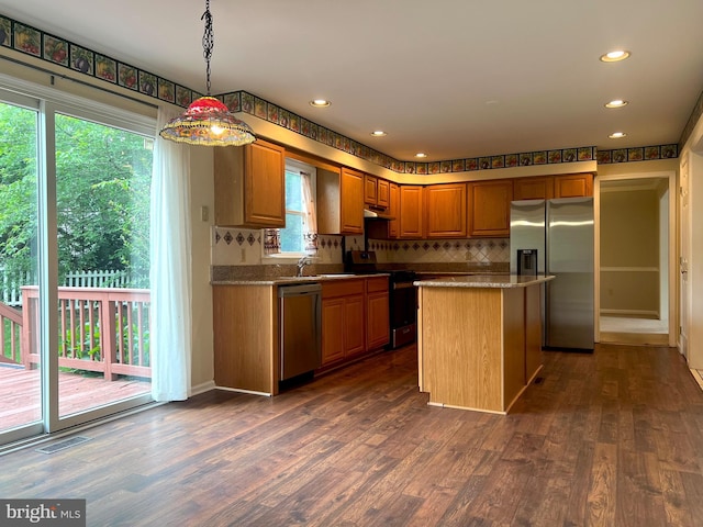 28 Willow Way Dr, Enola, PA 17025 - kitchen with stainless steel appliances, tasteful backsplash, dark wood-style floors, healthy amount of natural light, and recessed lighting