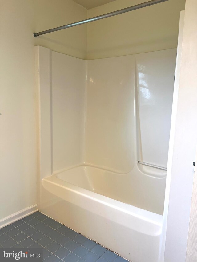 28 Willow Way Dr, Enola, PA 17025 - full bath featuring tile patterned floors