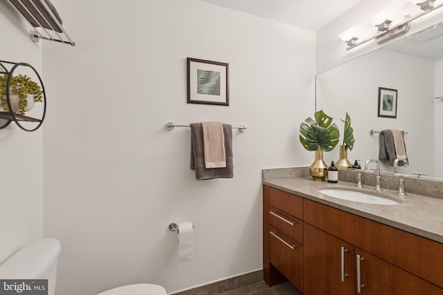 2001 15th St N Unit 1005, Arlington, VA 22201 - bathroom with toilet and vanity