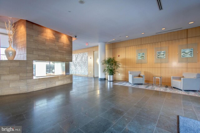 2001 15th St N Unit 1005, Arlington, VA 22201 - building lobby with recessed lighting