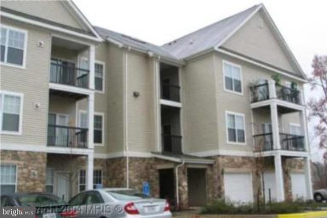 5170 William Colin Ct Unit I, Centreville, VA 20120 - view of apartment building / complex