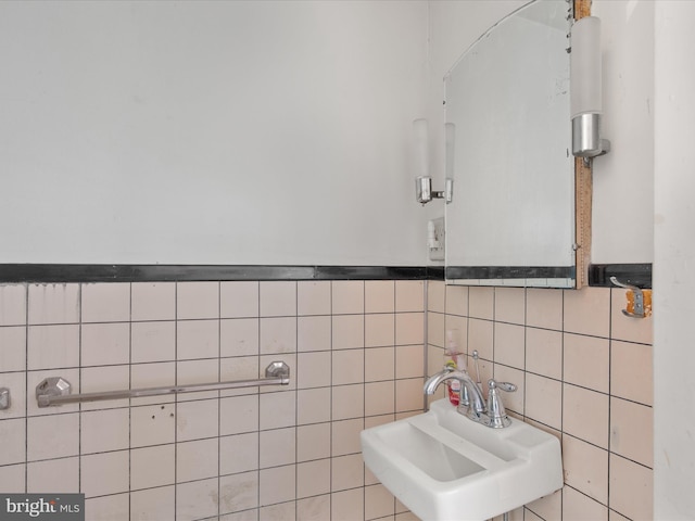 140 Delaware Ave, Laurel, DE 19956 - bathroom featuring a sink