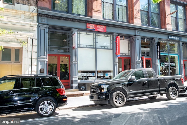 309 Arch St Unit 301, Philadelphia, PA 19106 - view of building exterior