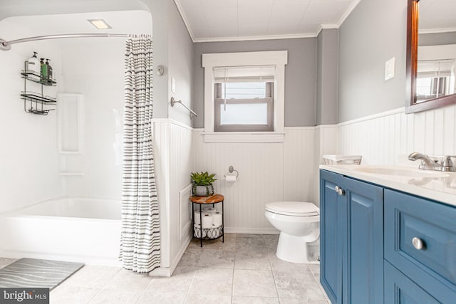 23 Ridge Ave, Hanover, PA 17331 - bathroom featuring toilet, wainscoting, vanity, crown molding, and shower / bath combo with shower curtain