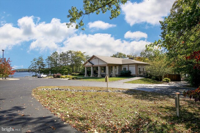 1114 Lakeview Dr, Cross Junction, VA 22625