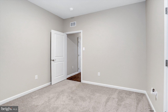 27 Quiet Creek Dr, Gettysburg, PA 17325 - unfurnished room with dark colored carpet and a smoke detector