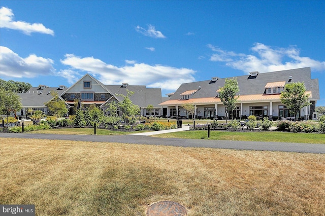 27 Quiet Creek Dr, Gettysburg, PA 17325 - surrounding community featuring a yard
