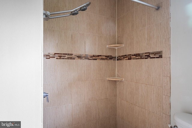2413 Childs Ln, Alexandria, VA 22308 - full bathroom featuring tiled shower and toilet