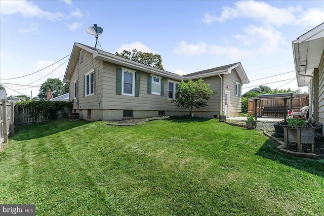 200 Winston Ave, Wilmington, DE 19804 - back of property with a fenced backyard
