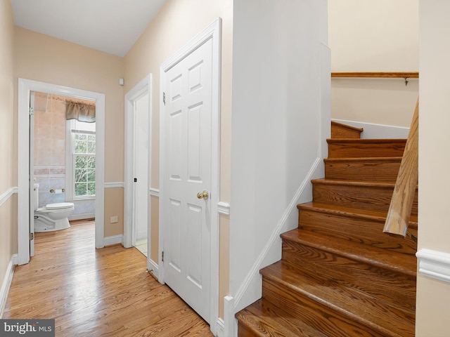 2 N Pheasants Rdg N, Wilmington, DE 19807 - stairway with wood finished floors and baseboards